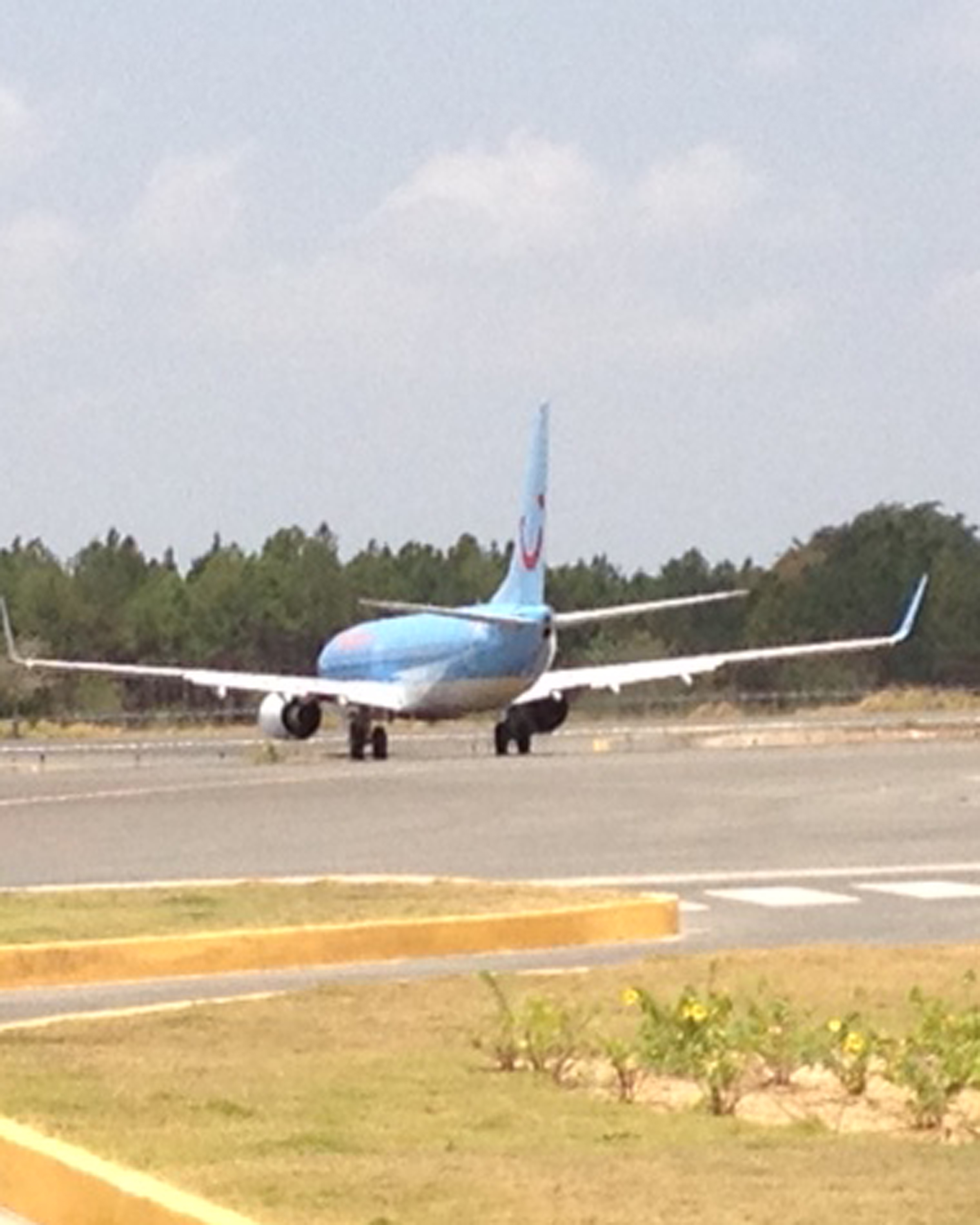 First Commercial Flight Lands at the Scarlett Martinez Airport